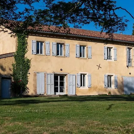 Gite La Bourdette, Au Calme Pour 10pers Avec Piscine Chauffee Et Jacuzzi * Montbernard