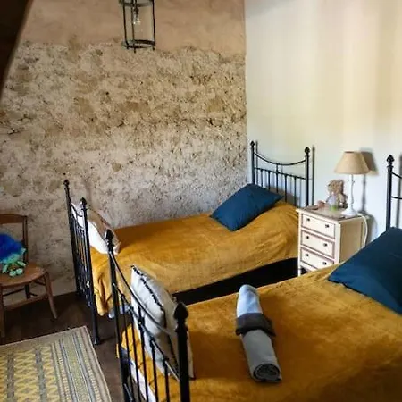 Сasa de vacaciones Gite La Bourdette, Au Calme Pour 10pers Avec Piscine Chauffee Et Jacuzzi