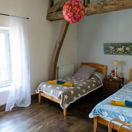 Gite La Bourdette, Au Calme Pour 10pers Avec Piscine Chauffee Et Jacuzzi *
