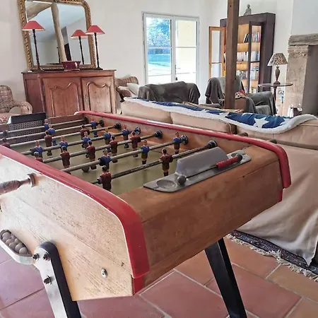 Gite La Bourdette, Au Calme Pour 10pers Avec Piscine Chauffee Et Jacuzzi Сasa de vacaciones