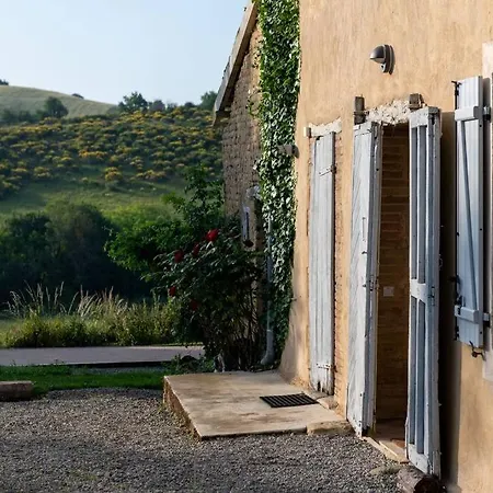 Сasa de vacaciones Gite La Bourdette, Au Calme Pour 10pers Avec Piscine Chauffee Et Jacuzzi Montbernard