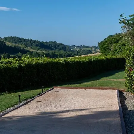 Gite La Bourdette, Au Calme Pour 10pers Avec Piscine Chauffee Et Jacuzzi Сasa de vacaciones