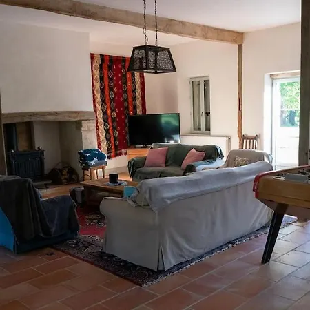 Gite La Bourdette, Au Calme Pour 10pers Avec Piscine Chauffee Et Jacuzzi *